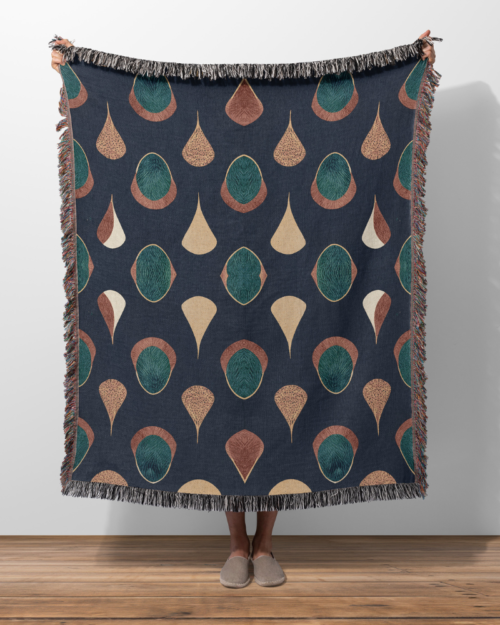 Geometrical teardrop woven blanket